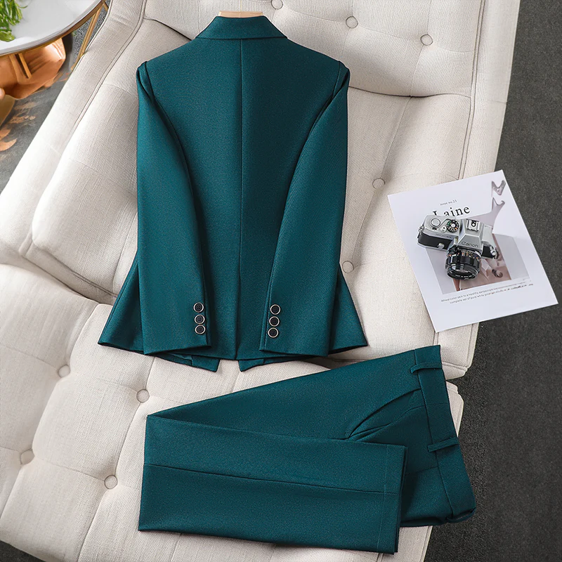 L'AURABLEND ELEGANT BLAZER SET