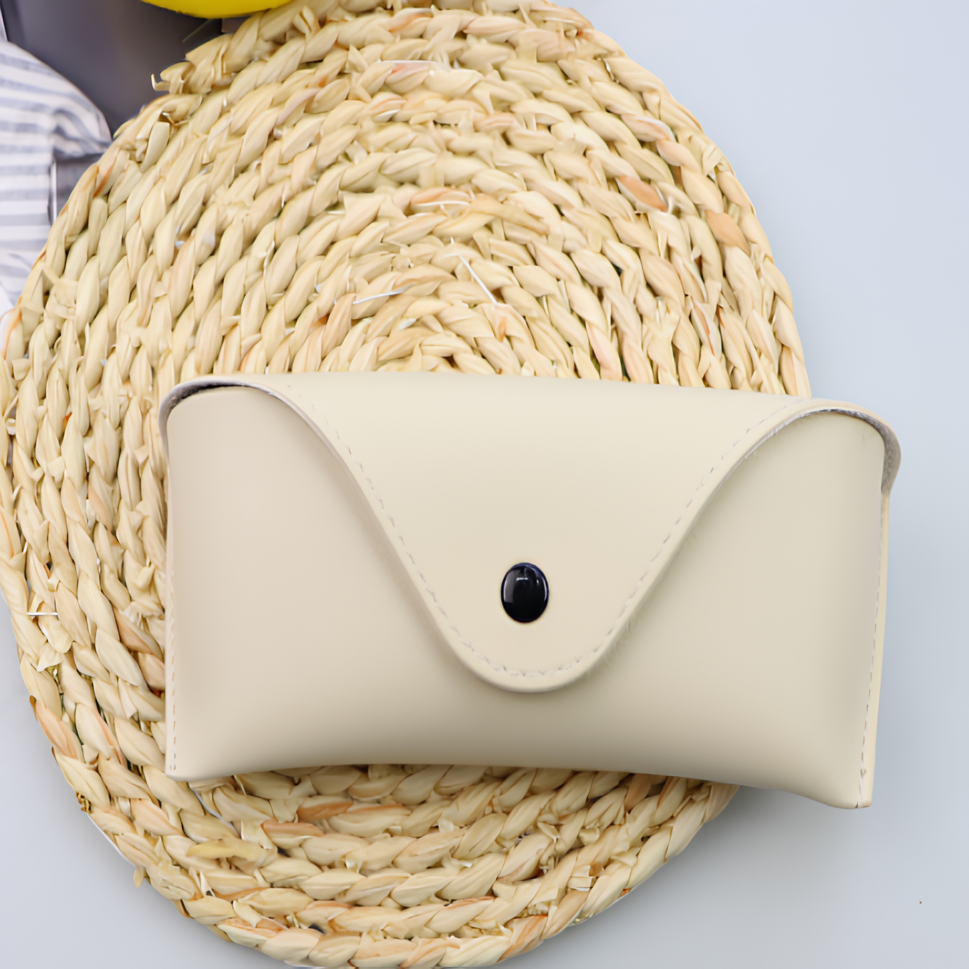 SHADES SHELL CASE