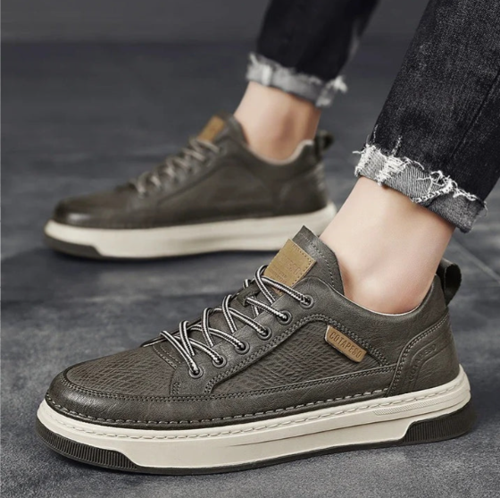 PEMBROKE CASUAL SHOES